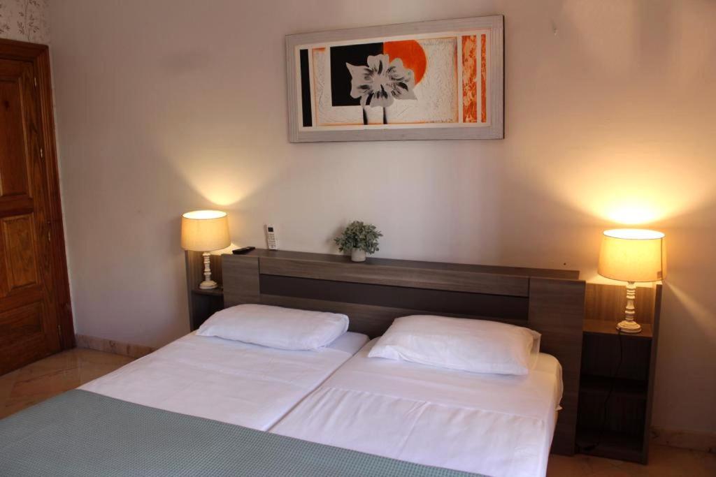 Hotel La Zubia , Granada エクステリア 写真