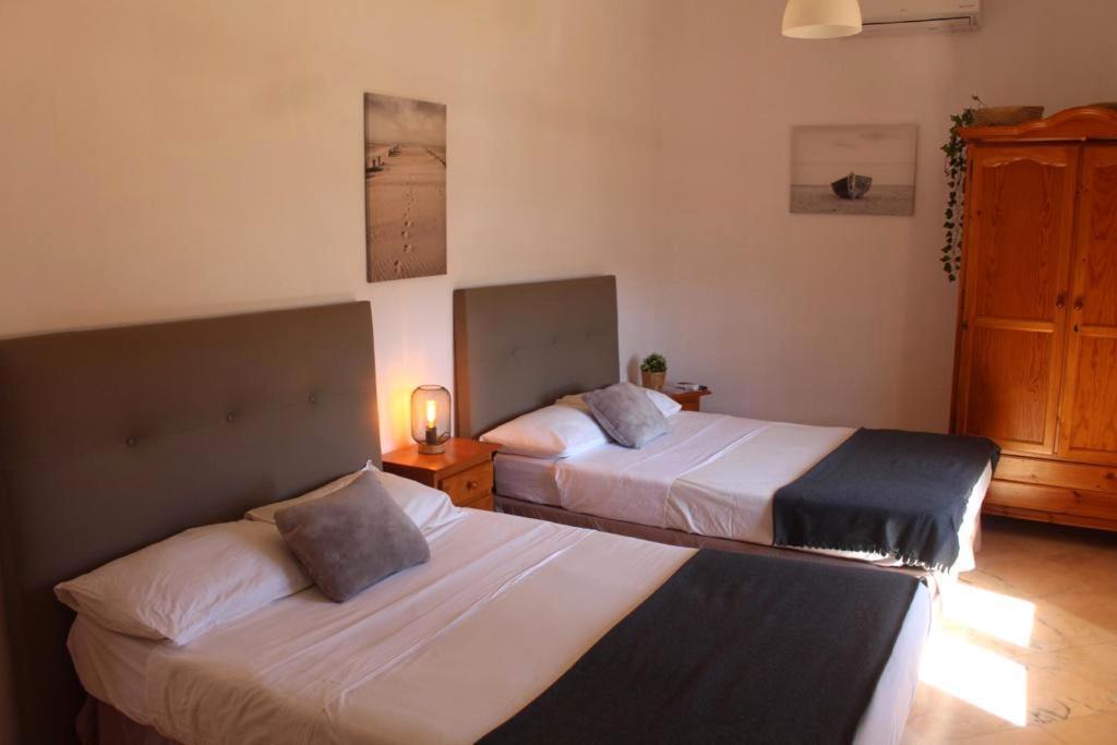 Hotel La Zubia , Granada エクステリア 写真