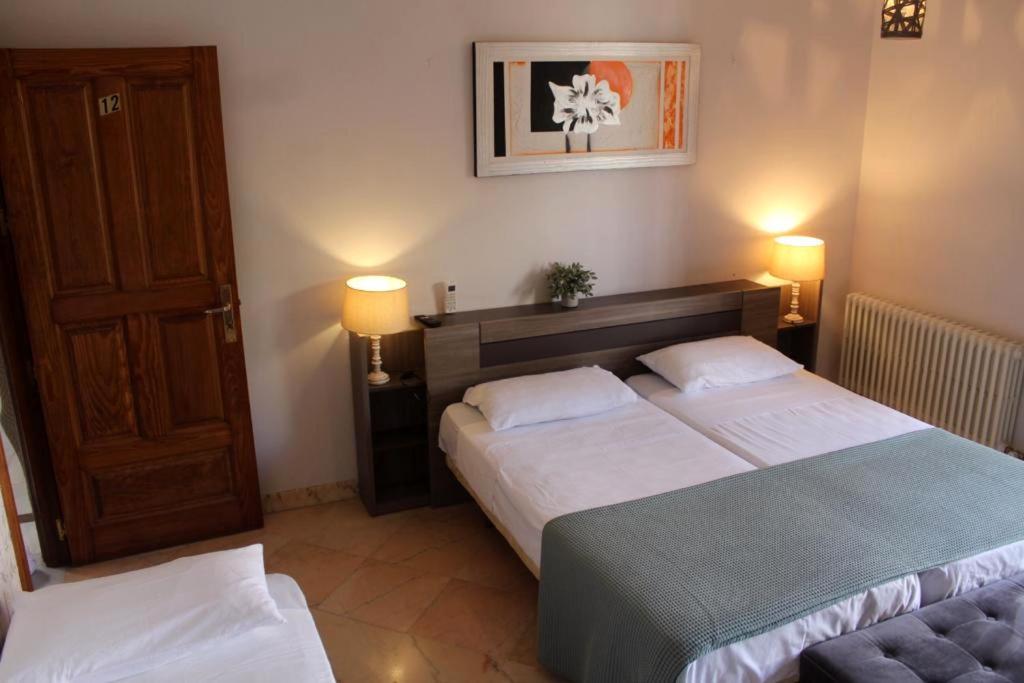 Hotel La Zubia , Granada エクステリア 写真